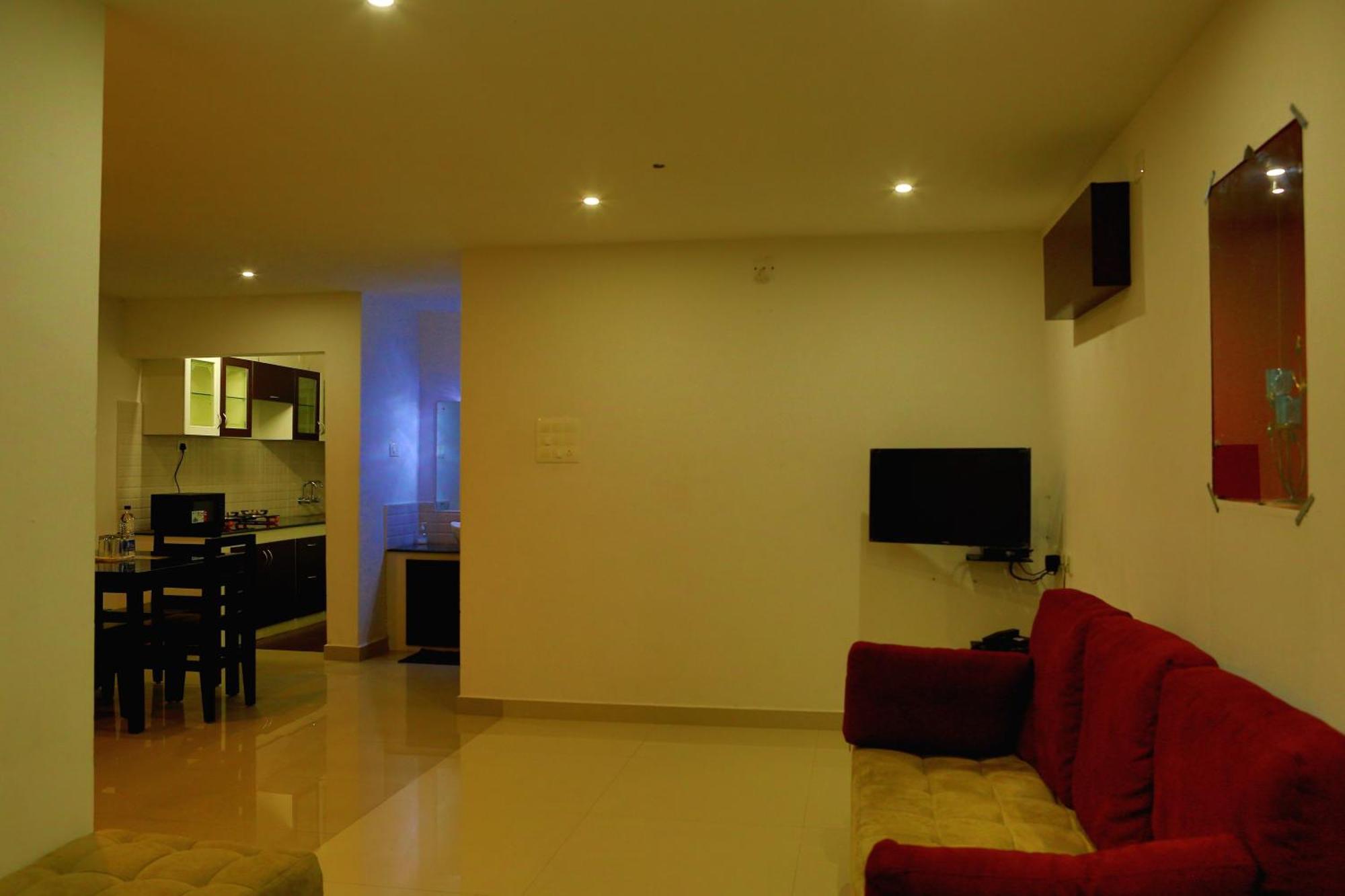 Sara Hotels And Apartments Nedumbassery Room photo